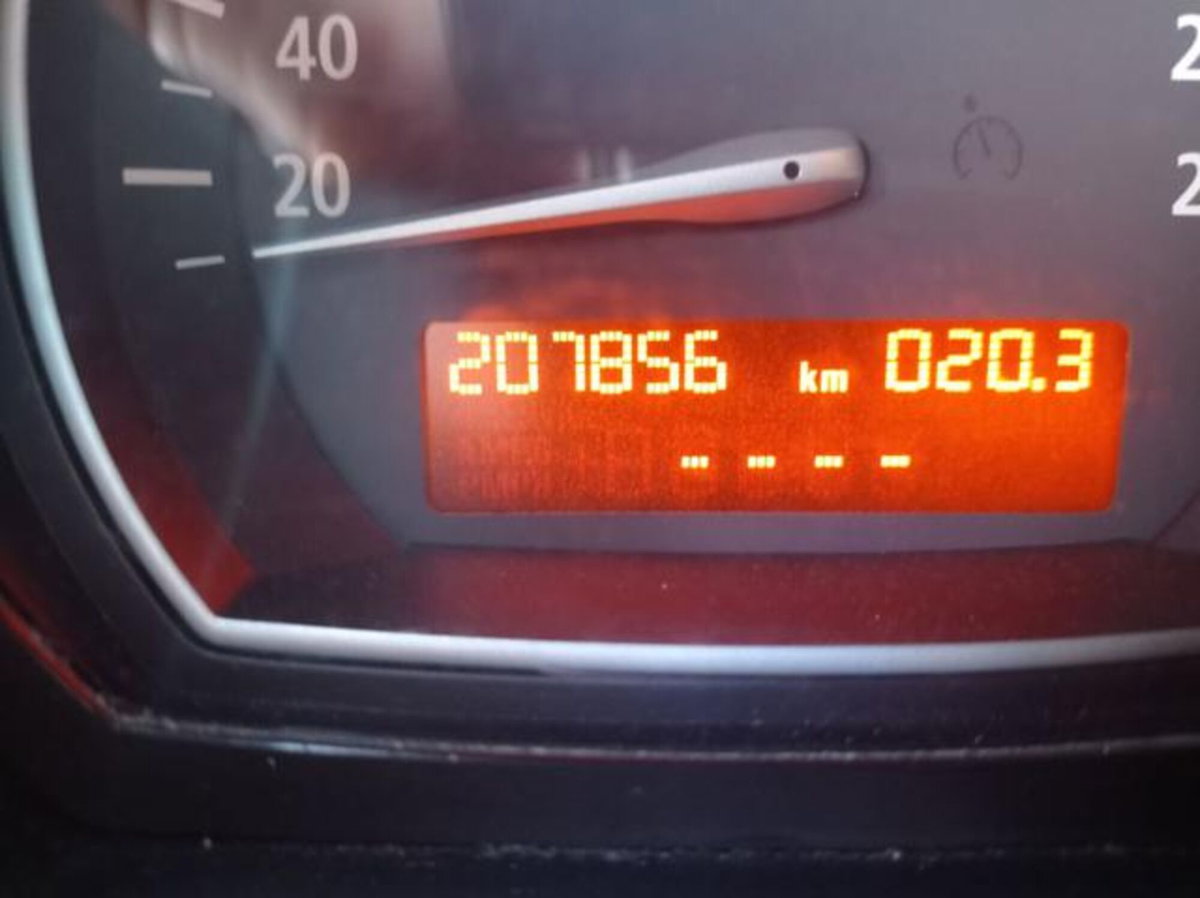 BMW X3 2.0d cat Futura (9)