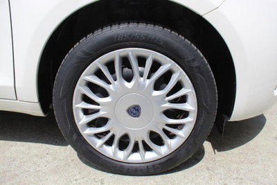 Lancia Ypsilon 1.0 FireFly 5 porte S&S Hybrid Silver Plus (4)
