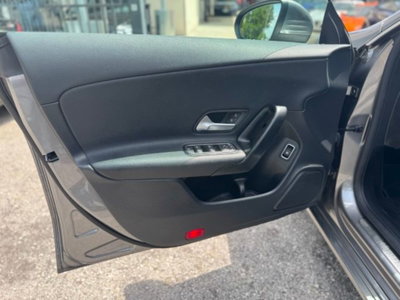 Mercedes-Benz CLA Shooting Brake 200 d Automatic Shooting Brake Business (13)