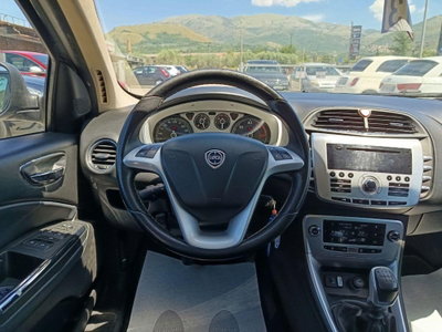 Lancia Delta 1.6 MJT DPF Gold (14)