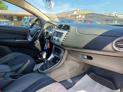 Lancia Delta 1.6 MJT DPF Gold (17)