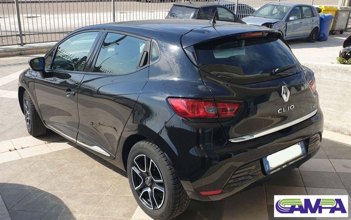 Renault Clio 1.5 dCi 90CV 5 porte Dynamique (11)