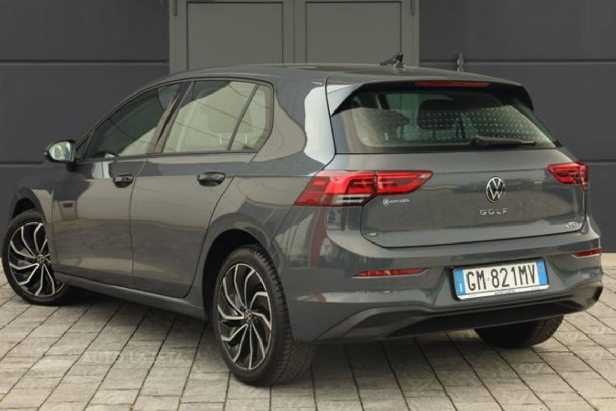 Volkswagen Golf Variant 1.0 eTSI EVO DSG Life (3)