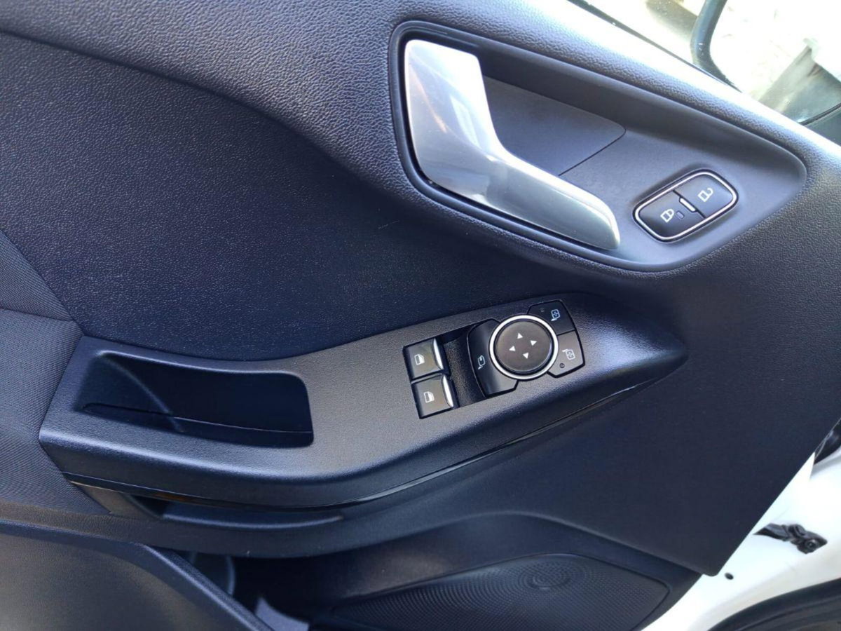 Ford Fiesta 1.5 EcoBlue 5 porte Business High (13)
