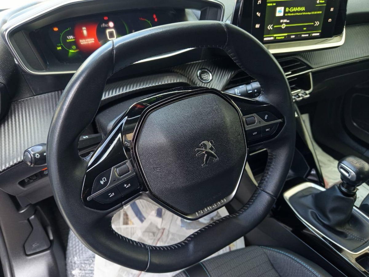 Peugeot 2008 BlueHDi 110 S&S Allure Pack (14)