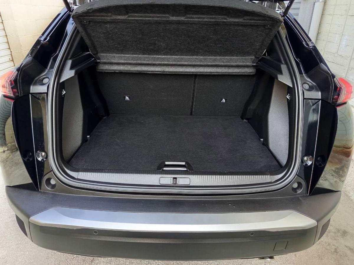 Peugeot 2008 BlueHDi 110 S&S Allure Pack (9)