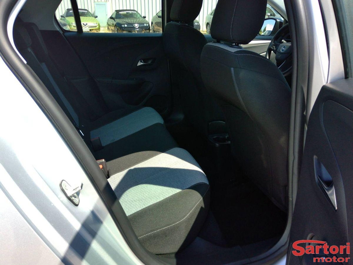 Opel Corsa 1.2 Edition (10)