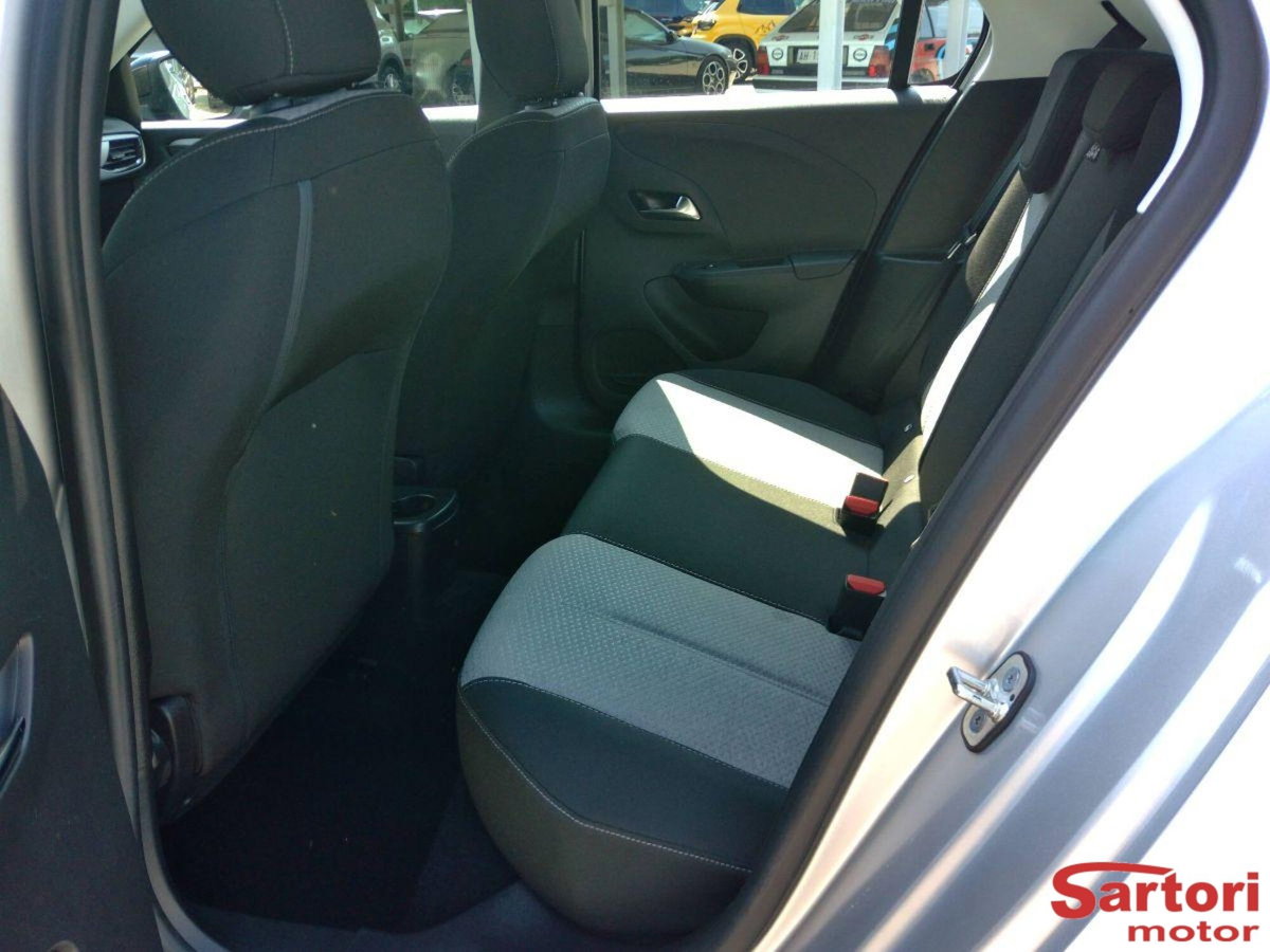 Opel Corsa 1.2 Edition (9)