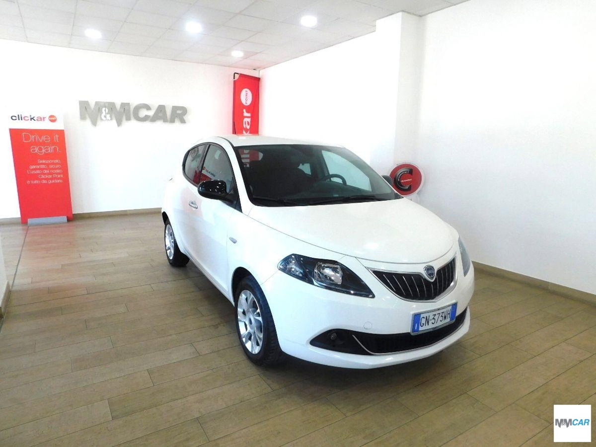 Lancia Ypsilon 1.0 FireFly 5 porte S&S Hybrid Ecochic Gold