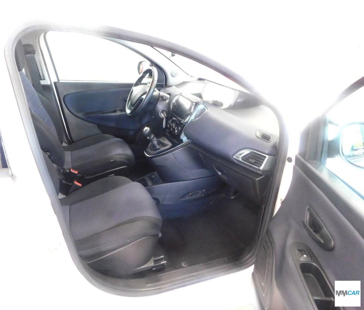 Lancia Ypsilon 1.0 FireFly 5 porte S&S Hybrid Ecochic Gold (7)
