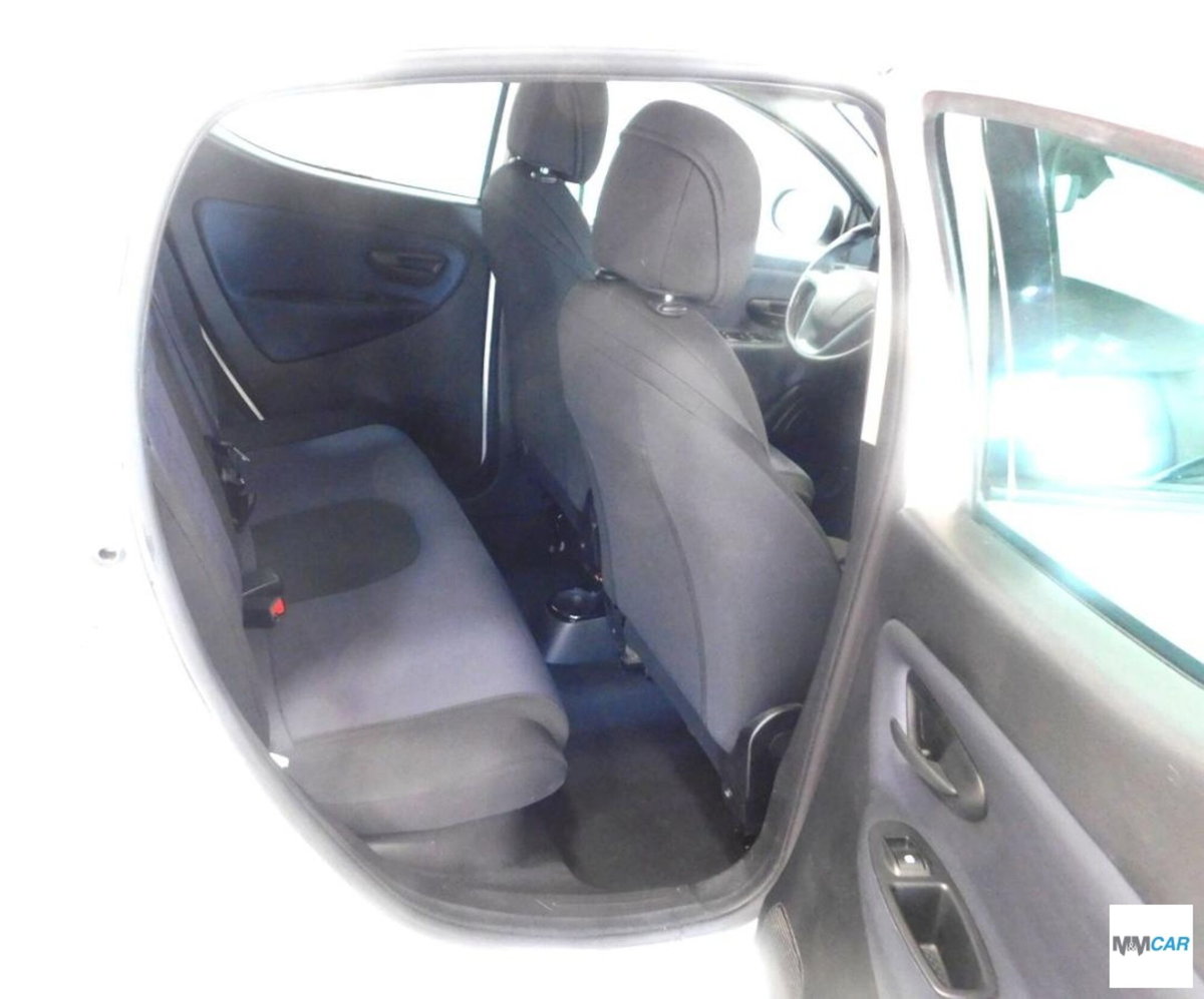 Lancia Ypsilon 1.0 FireFly 5 porte S&S Hybrid Ecochic Gold (8)