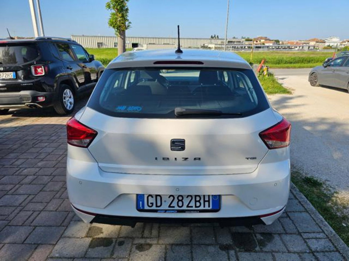 SEAT Ibiza 1.0 TGI 5 porte Business (4)