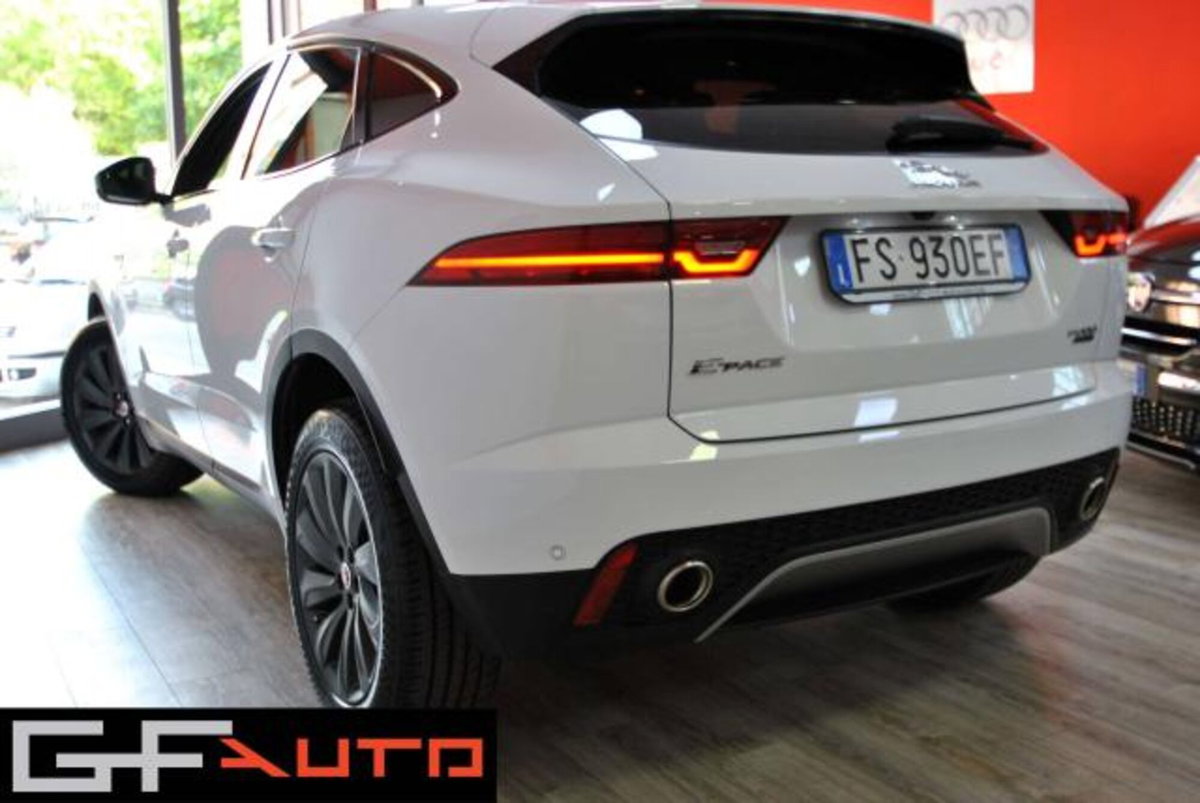 Jaguar E-Pace 2.0 AWD aut. SE (3)
