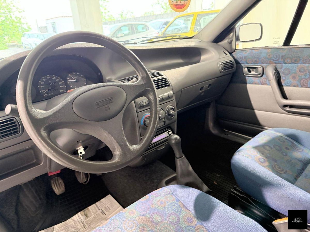 Fiat Punto 1.2i cat 3 porte EL (12)