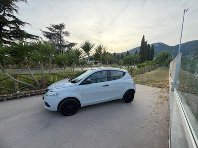 Lancia Ypsilon 1.0 FireFly 5 porte S&S Hybrid Gold Plus (2)