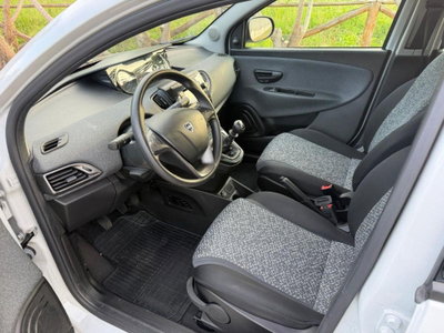 Lancia Ypsilon 1.0 FireFly 5 porte S&S Hybrid Gold Plus (7)