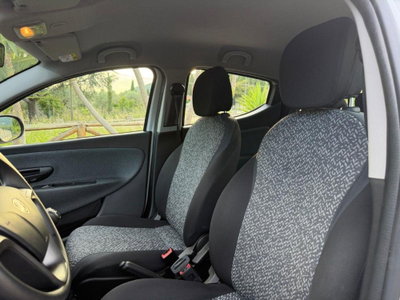 Lancia Ypsilon 1.0 FireFly 5 porte S&S Hybrid Gold Plus (8)