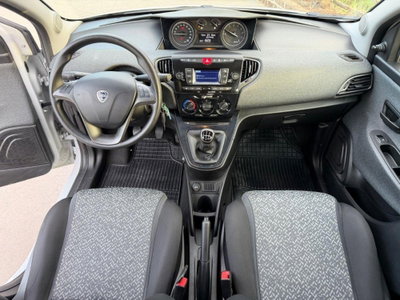 Lancia Ypsilon 1.0 FireFly 5 porte S&S Hybrid Gold Plus (9)