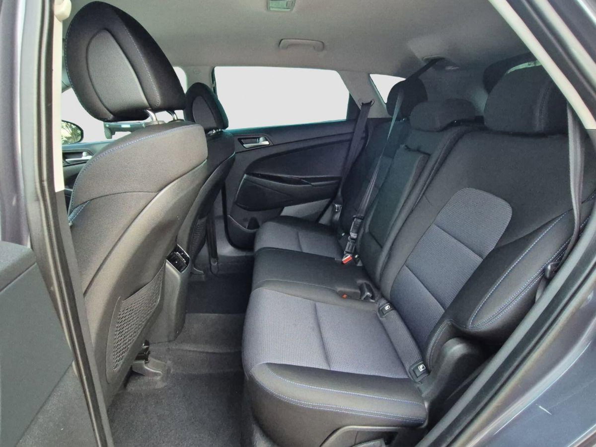 Hyundai Tucson 1.7 CRDi DCT XPossible (11)