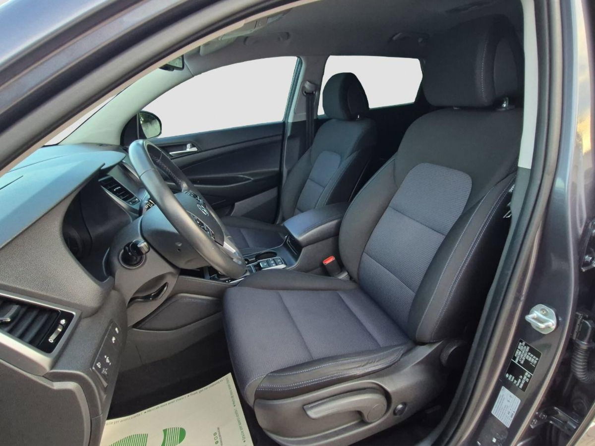 Hyundai Tucson 1.7 CRDi DCT XPossible (9)