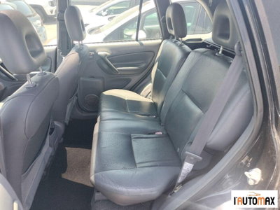 Toyota Rav4 Tdi D-4D cat 5 porte (12)