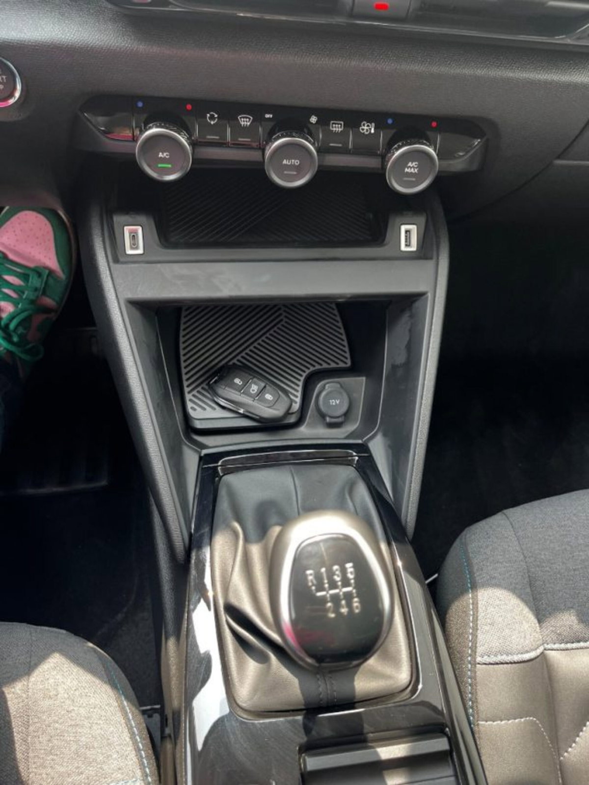Citroen C4 PureTech 130 S&S Shine (12)