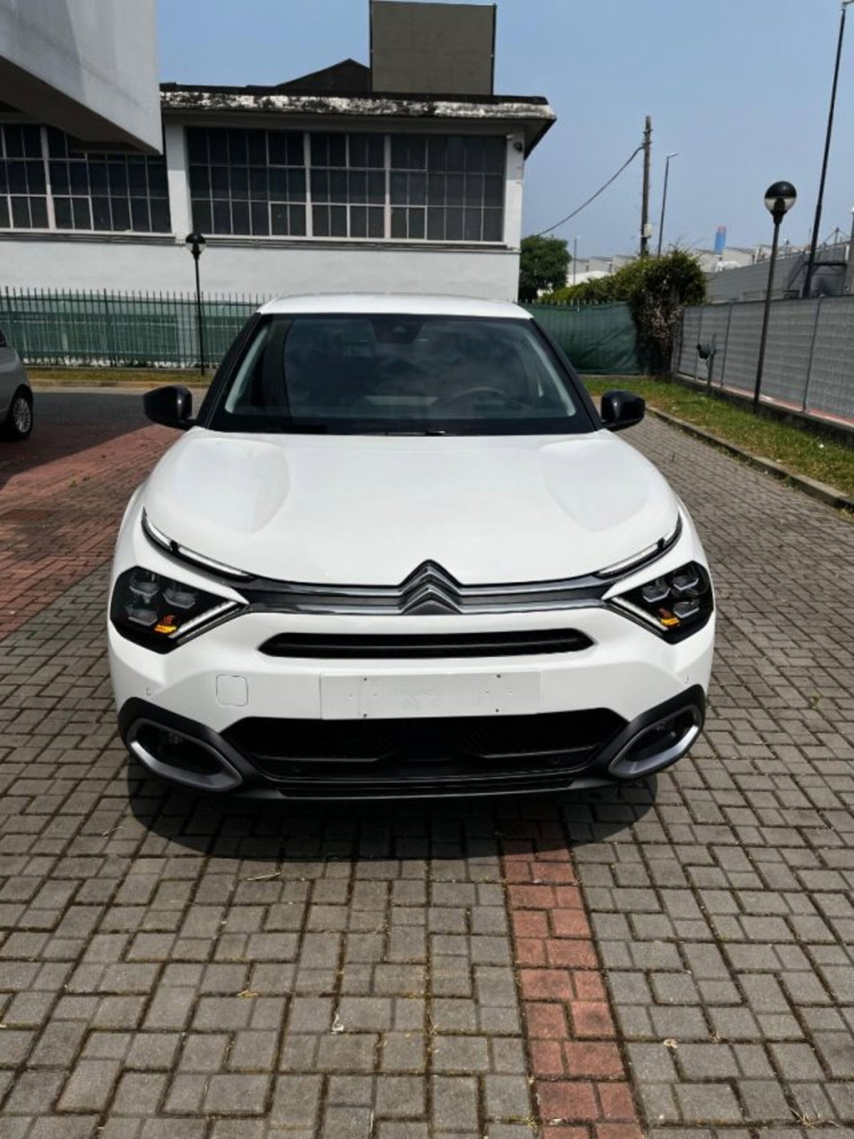 Citroen C4 PureTech 130 S&S Shine (4)