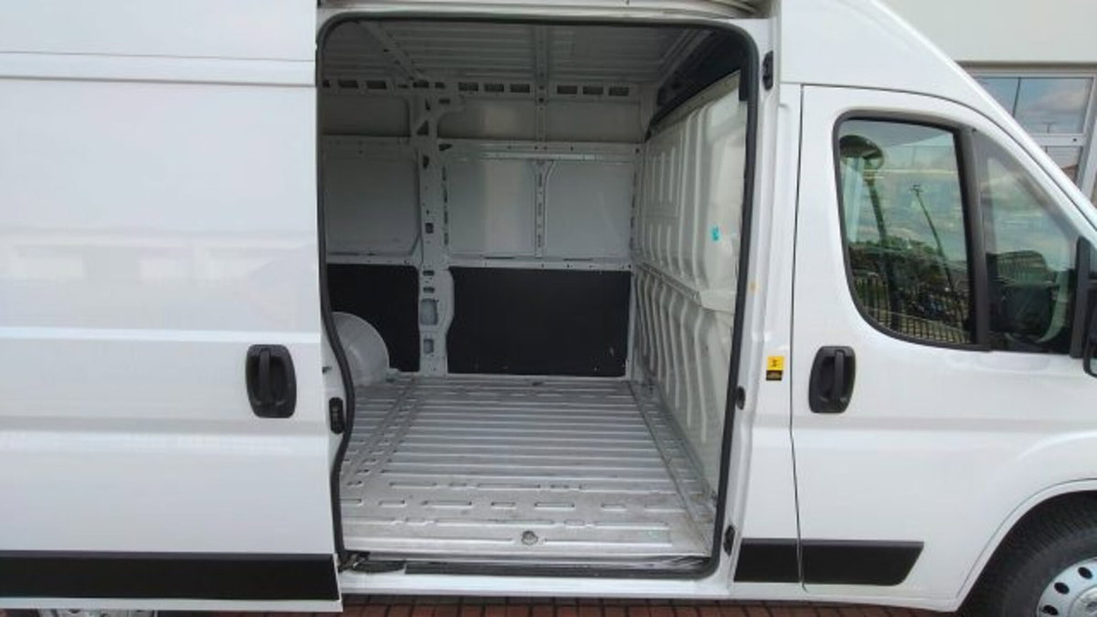 Peugeot Boxer Furgone 33 L2H2 2.2 diesel 140cv S&S (9)
