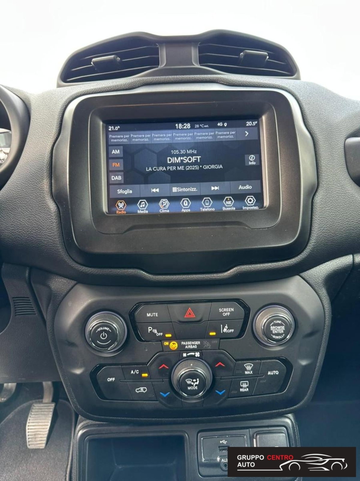 Jeep Renegade 1.6 Mjt 130 CV S (16)