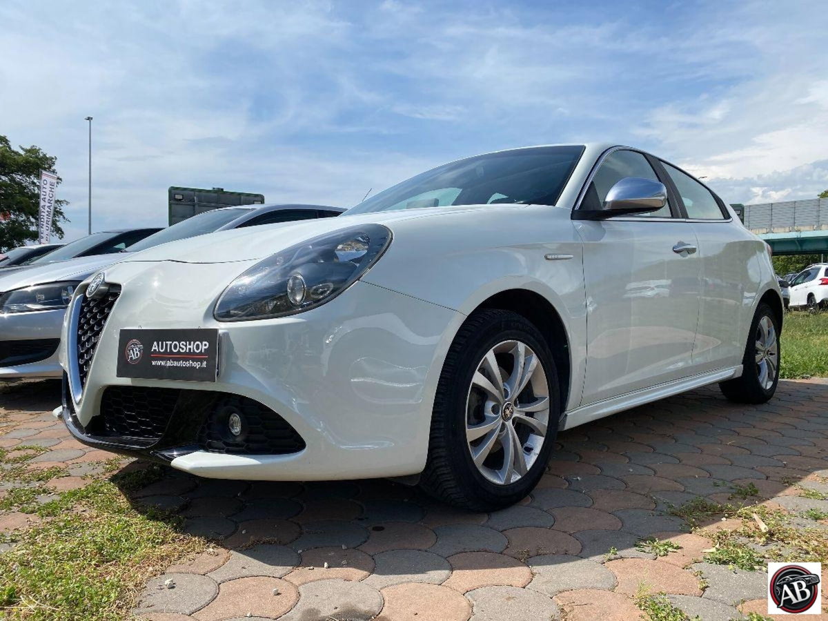 Alfa Romeo Giulietta 1.6 JTDm-2 Exclusive (2)
