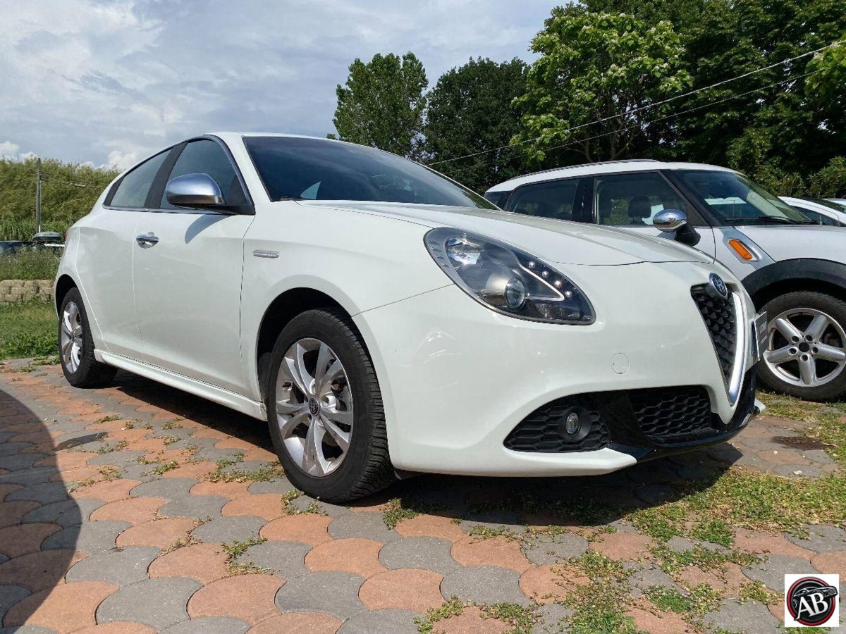 Alfa Romeo Giulietta 1.6 JTDm-2 Exclusive (5)