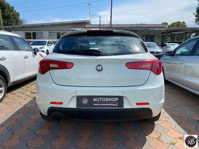 Alfa Romeo Giulietta 1.6 JTDm-2 Exclusive (8)
