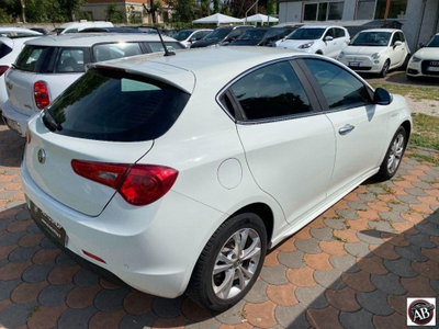 Alfa Romeo Giulietta 1.6 JTDm-2 Exclusive (9)