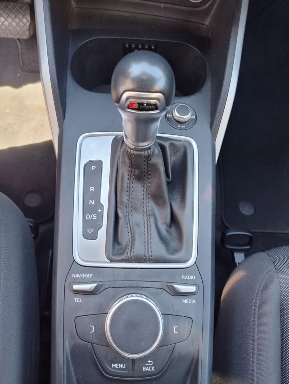 Audi Q2 Q2 1.6 TDI S tronic Business (19)