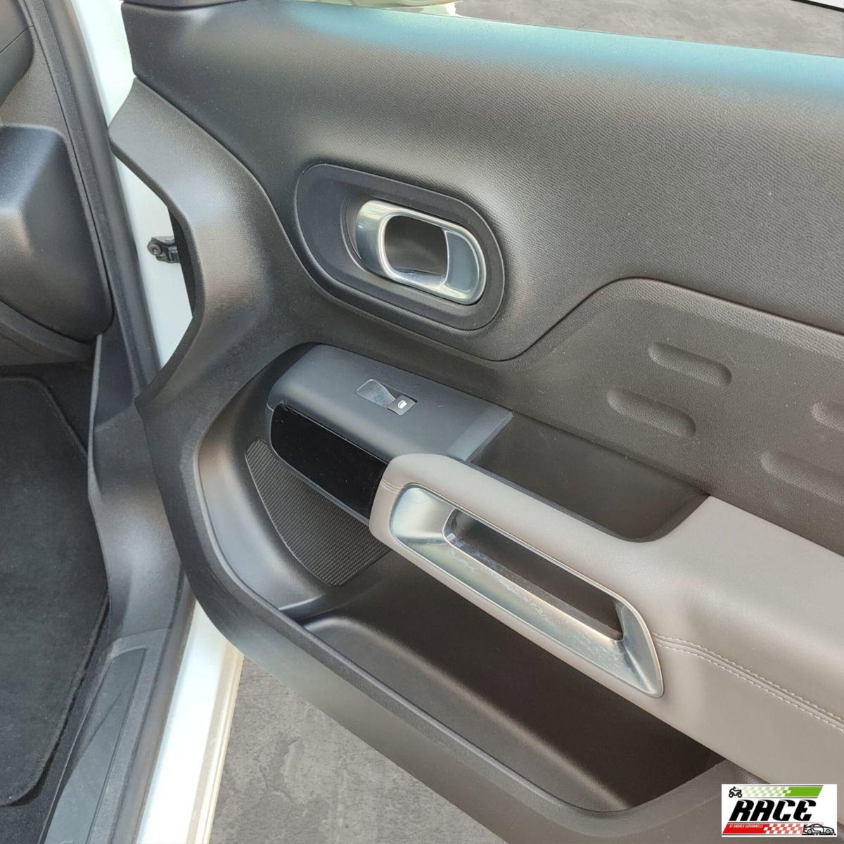 Citroen C5 Aircross Aircross BlueHDi 130 S&S EAT8 Shine Pack (17)