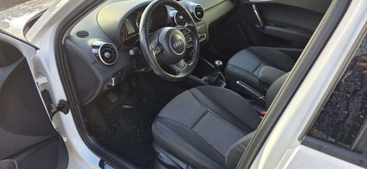 Audi A1 Sportback 1.4 TDI (9)