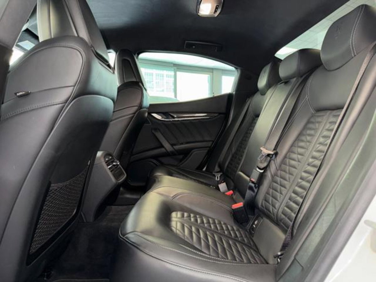 Maserati Ghibli Ghibli V8 580 CV Trofeo (10)