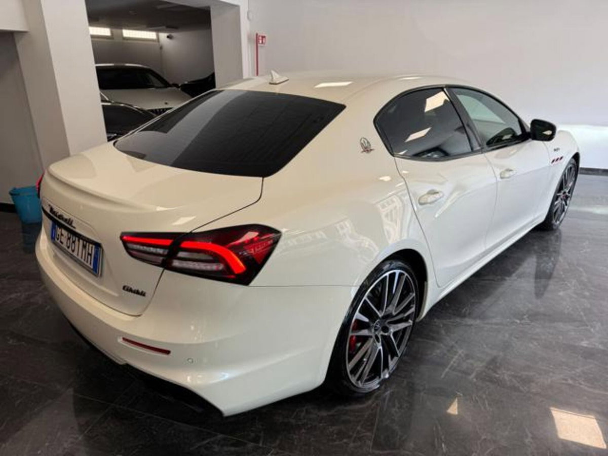 Maserati Ghibli Ghibli V8 580 CV Trofeo (5)
