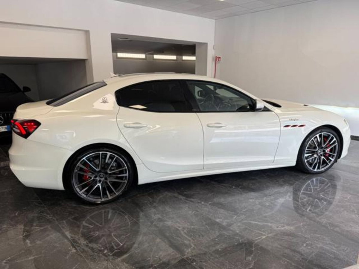 Maserati Ghibli Ghibli V8 580 CV Trofeo (6)