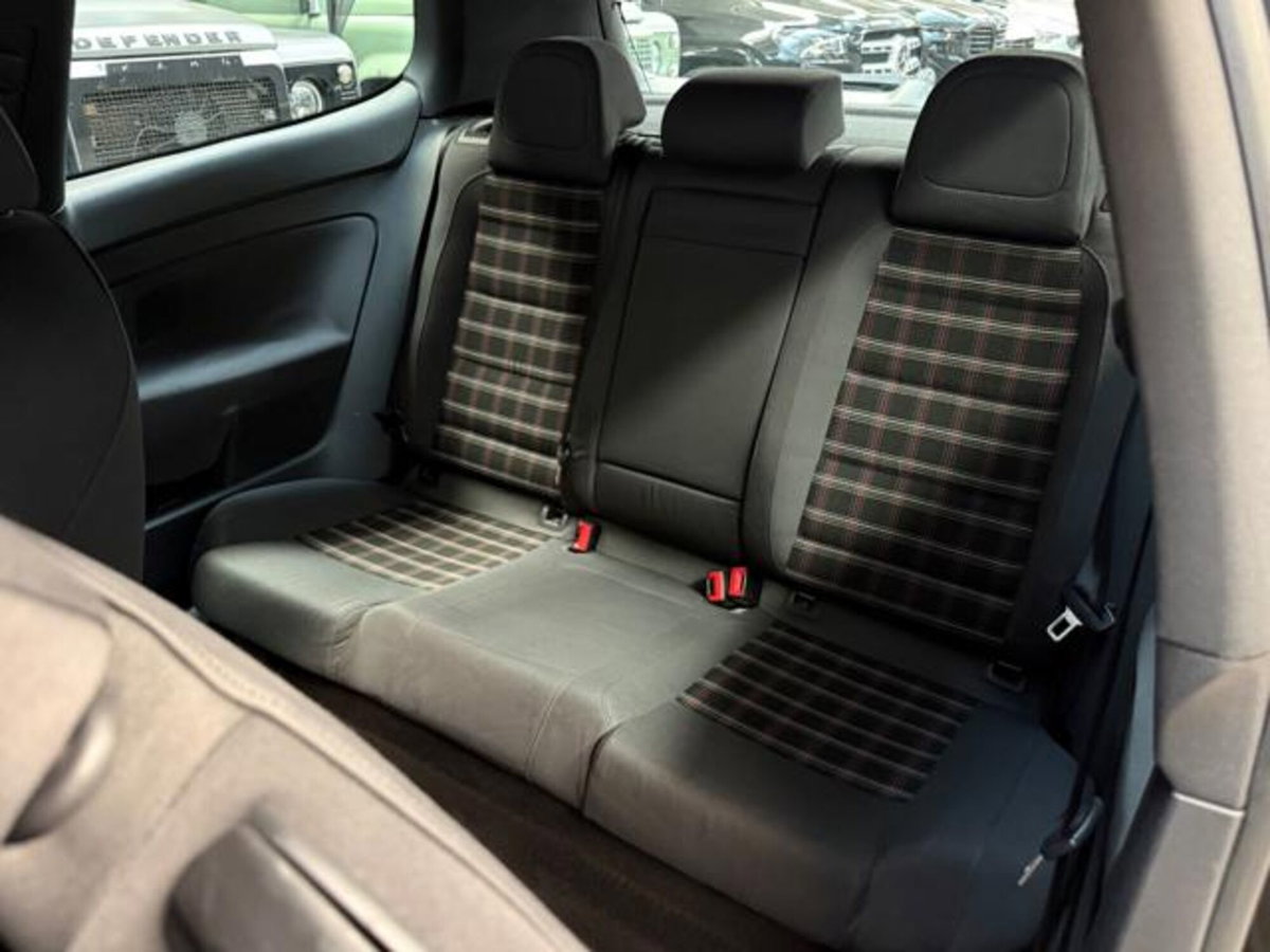 Volkswagen Golf 2.0 16V TFSI 3p. DSG GTI (19)
