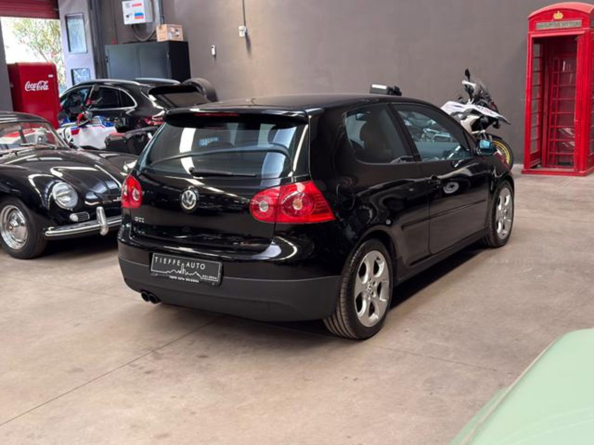 Volkswagen Golf 2.0 16V TFSI 3p. DSG GTI (4)
