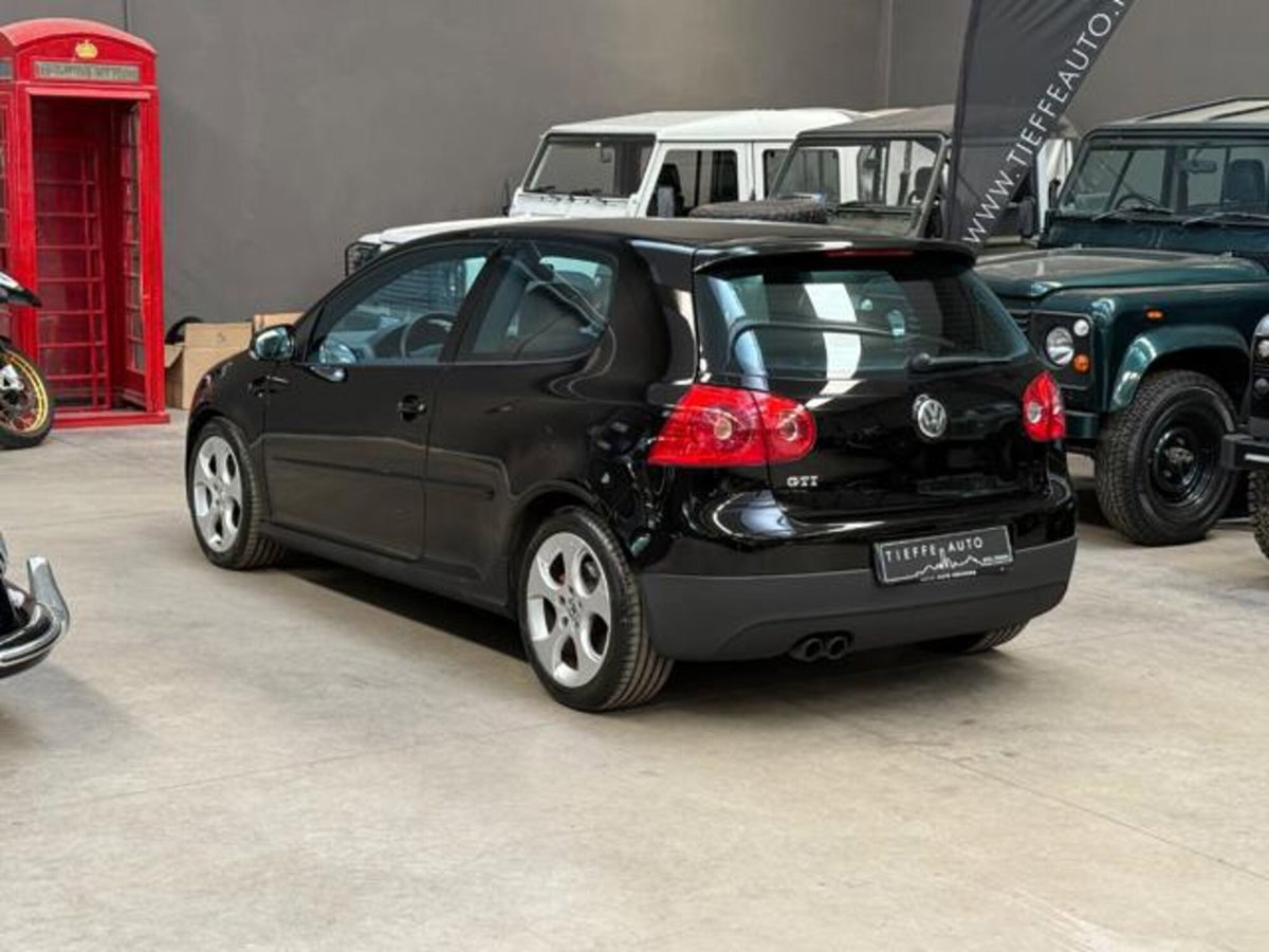 Volkswagen Golf 2.0 16V TFSI 3p. DSG GTI (6)