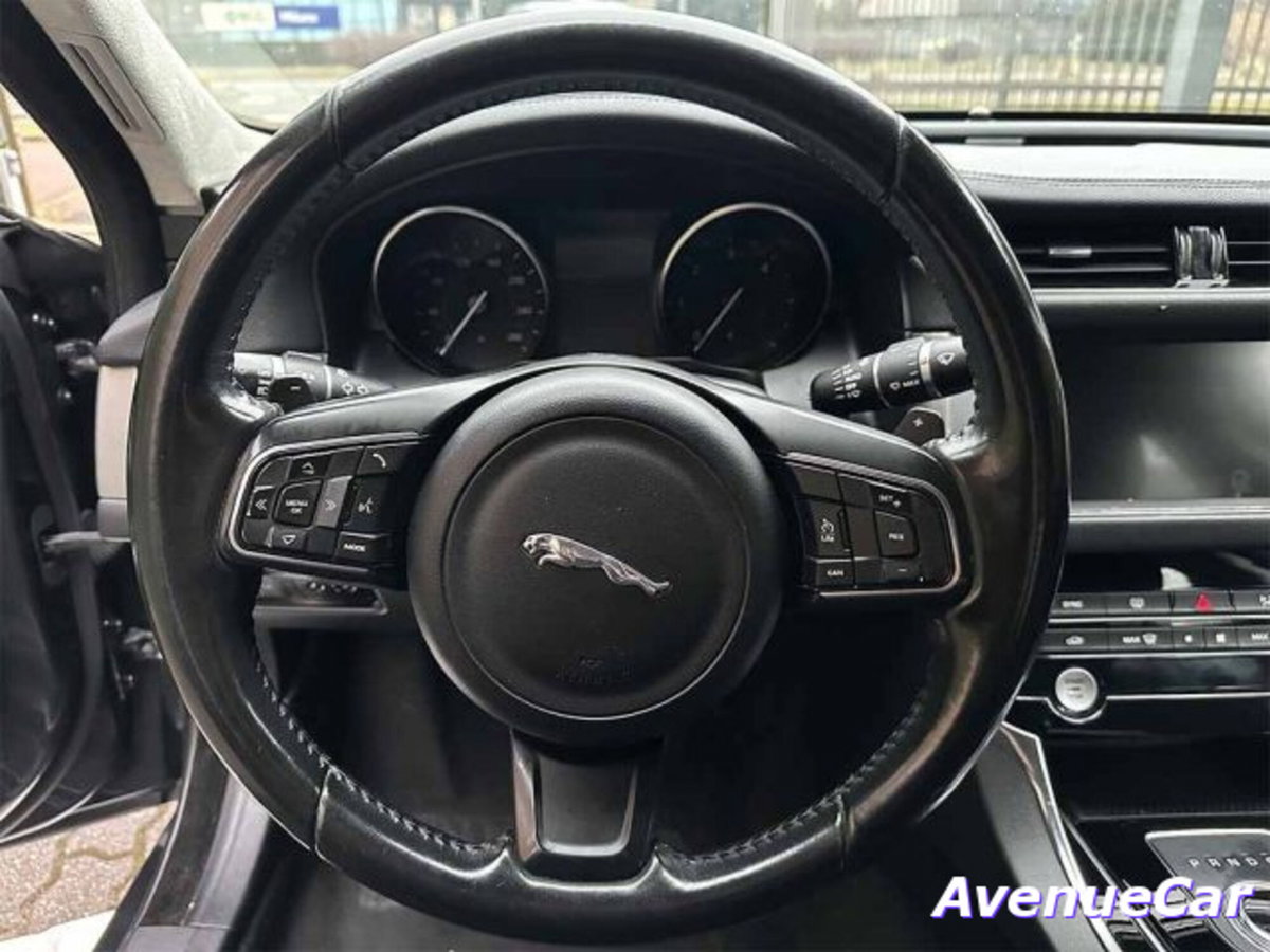 Jaguar XF 2.0 D E-Performance Pure (11)