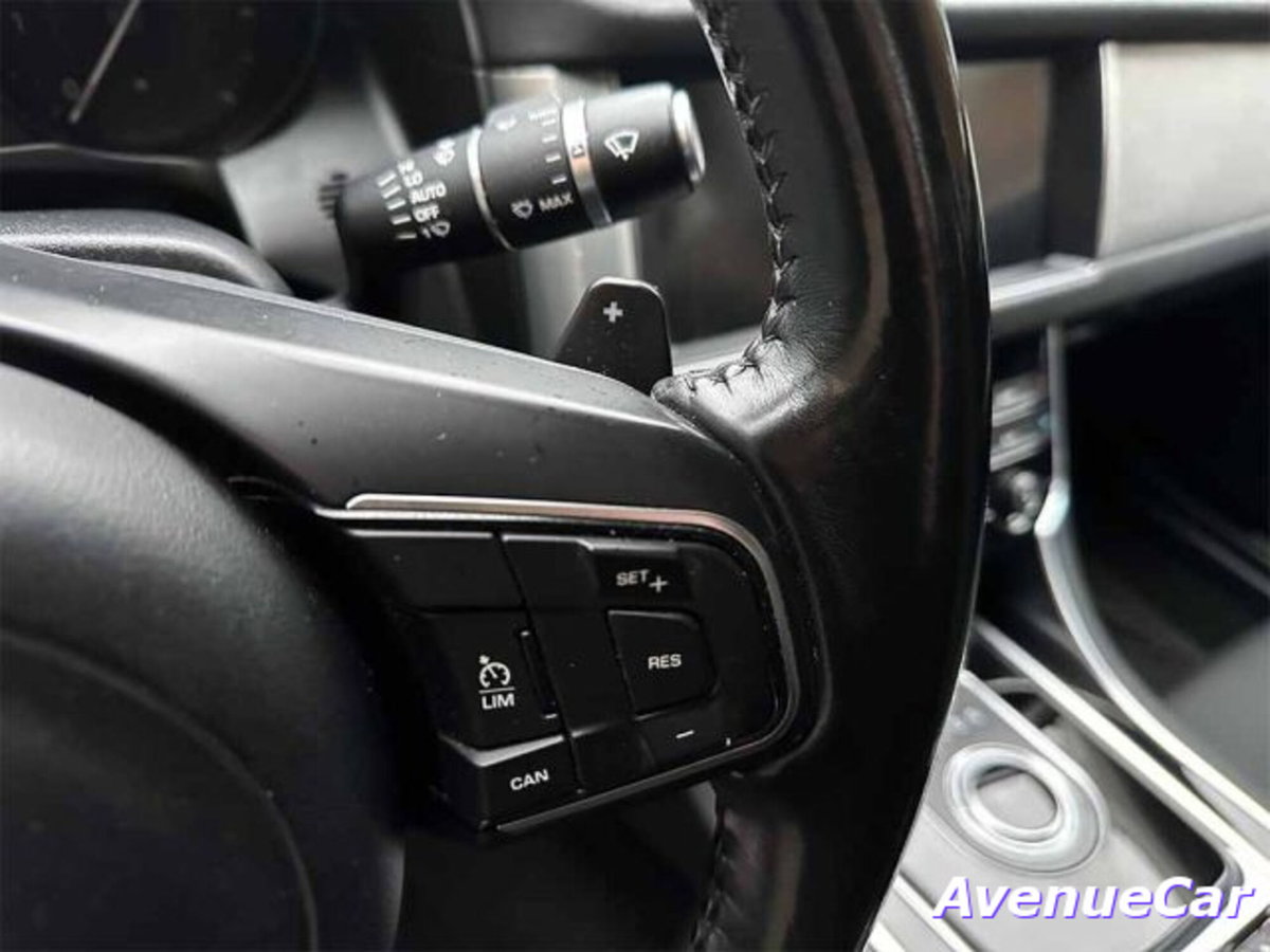Jaguar XF 2.0 D E-Performance Pure (14)