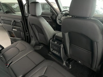 Land Rover Defender 110 3.0d i6 mhev X-Dynamic SE awd 250cv auto (11)