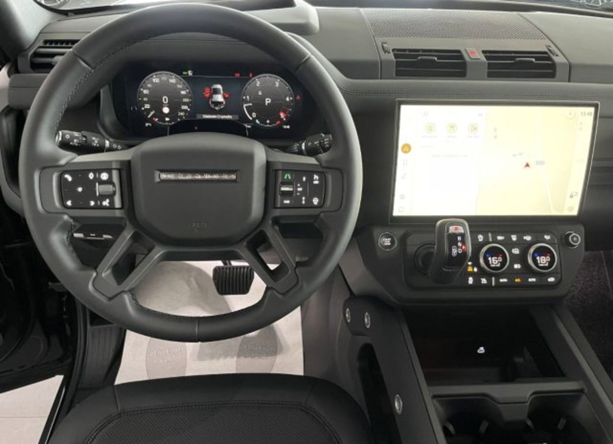 Land Rover Defender 110 3.0d i6 mhev X-Dynamic SE awd 250cv auto (18)