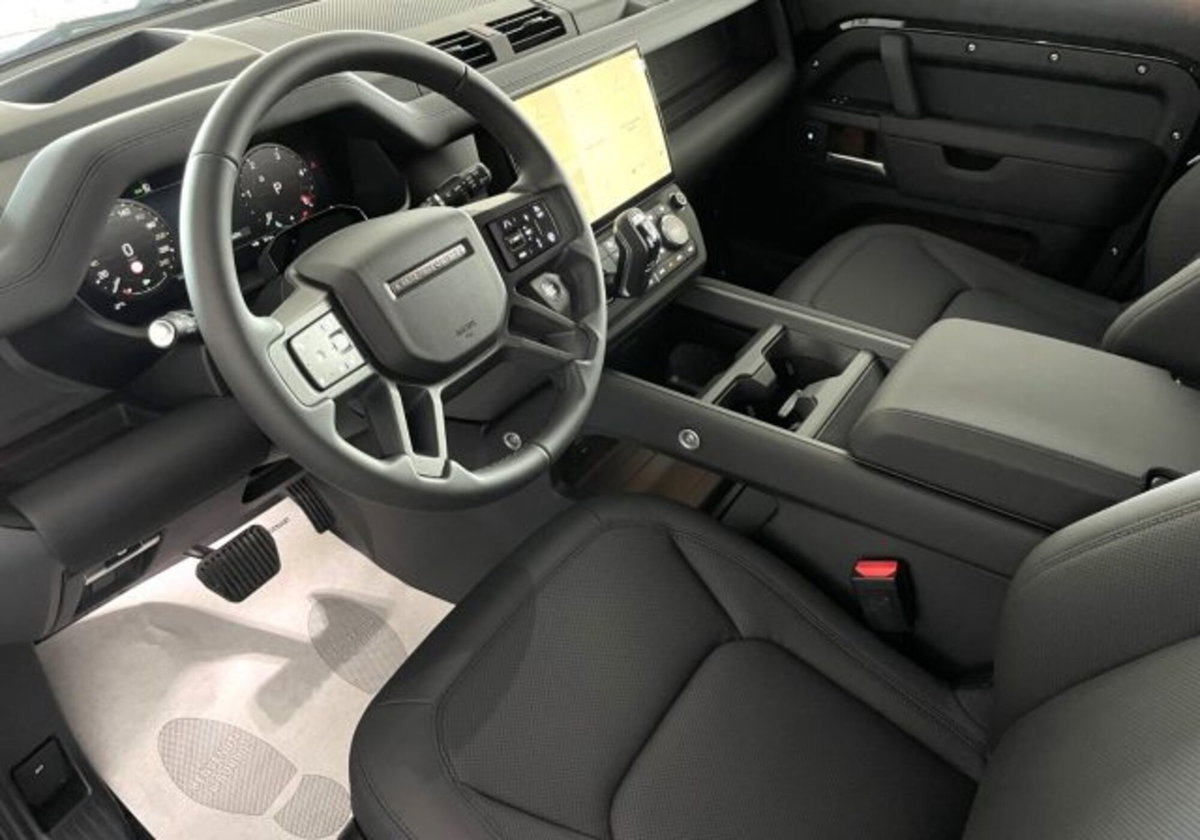Land Rover Defender 110 3.0d i6 mhev X-Dynamic SE awd 250cv auto (6)