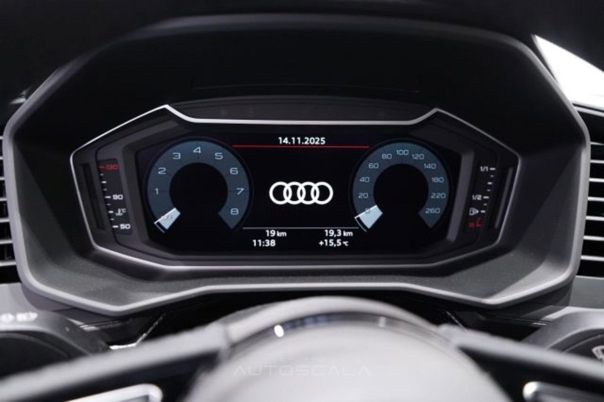 Audi A1 allstreet 30 1.0 tfsi Identity Contrast 116cv (13)