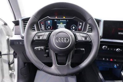 Audi A1 allstreet 30 1.0 tfsi Identity Contrast 116cv (15)