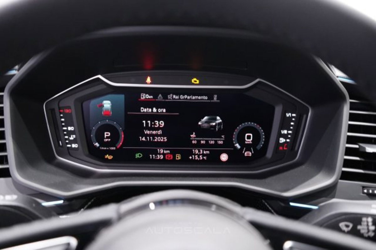 Audi A1 allstreet 30 1.0 tfsi Identity Contrast 116cv (16)